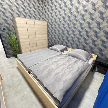 1 Apartment
